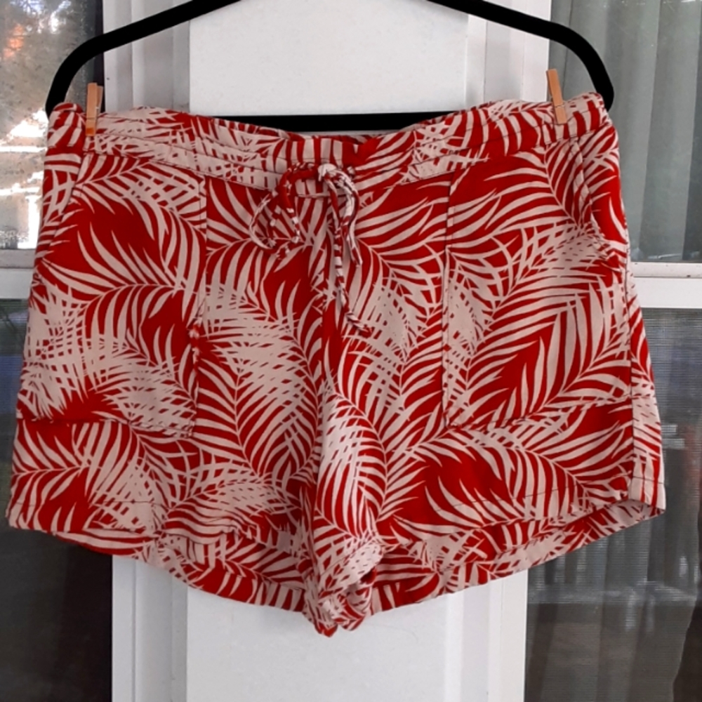 FRENCH LAUNDRY Tropical Shorts